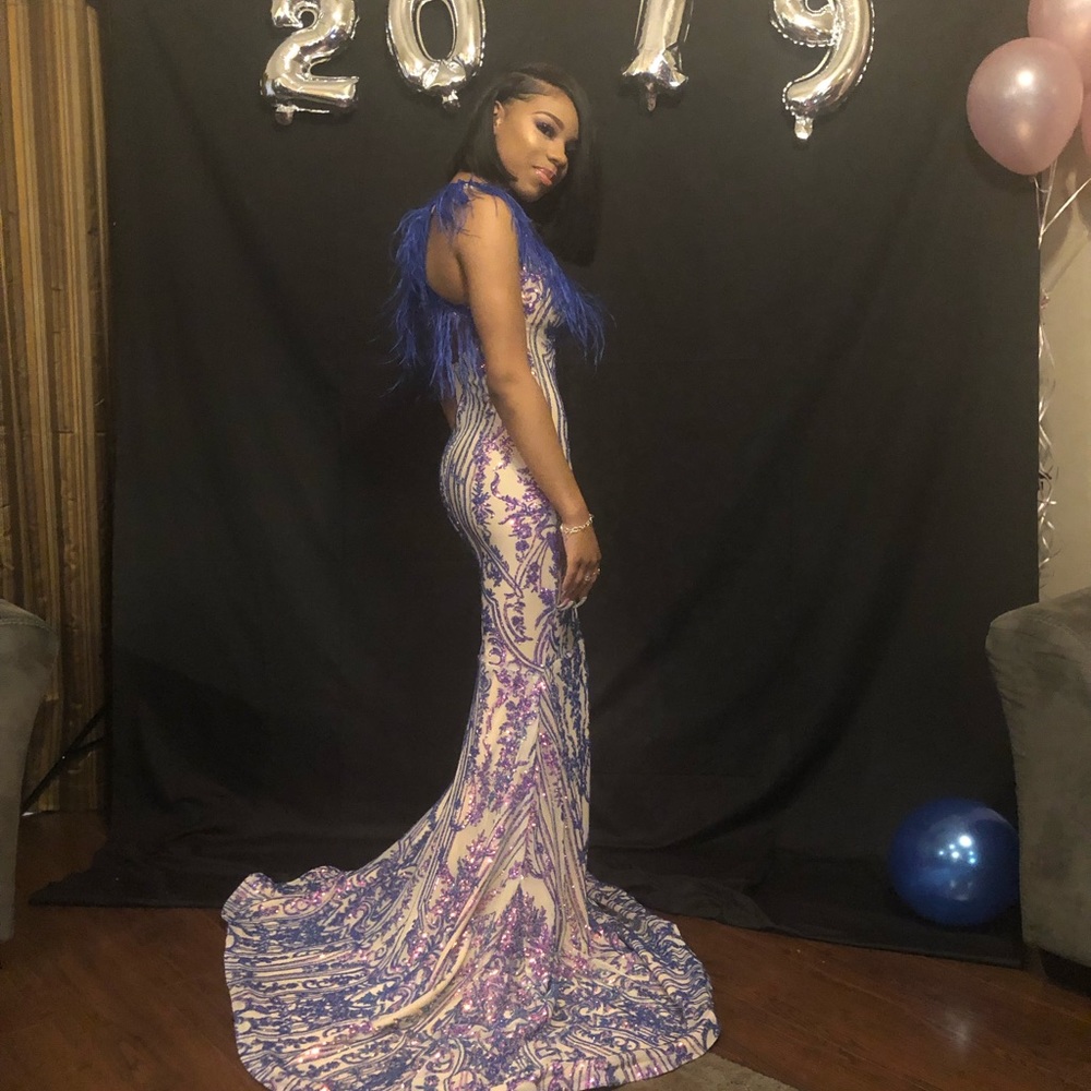 Prom dress - Picture 2 of 8
